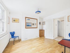 Lounge- click for photo gallery